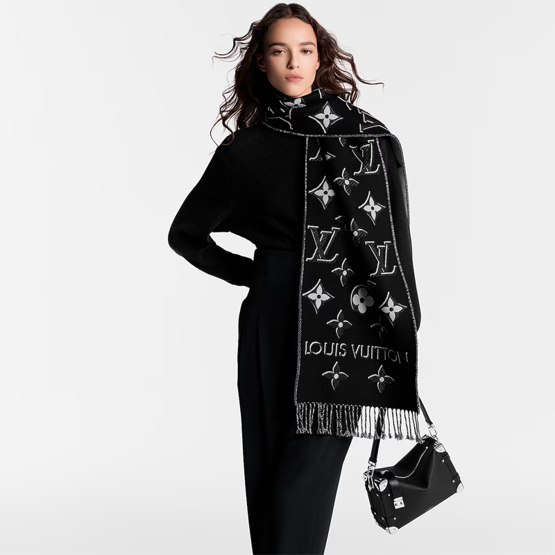 Шерстяной чёрный шарф LV Essential Shine