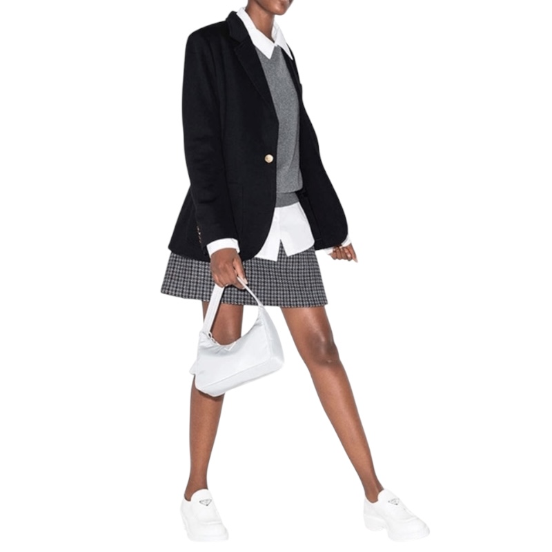 Однобортный тёмно-синий пиджак с аппликацией логотипа