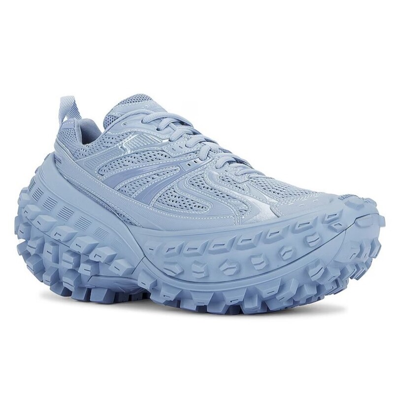 Голубые кроссовки с пупырчатой подошвой defender