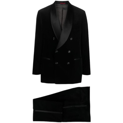 Чёрный бархатный костюм с двубортным пиджаком