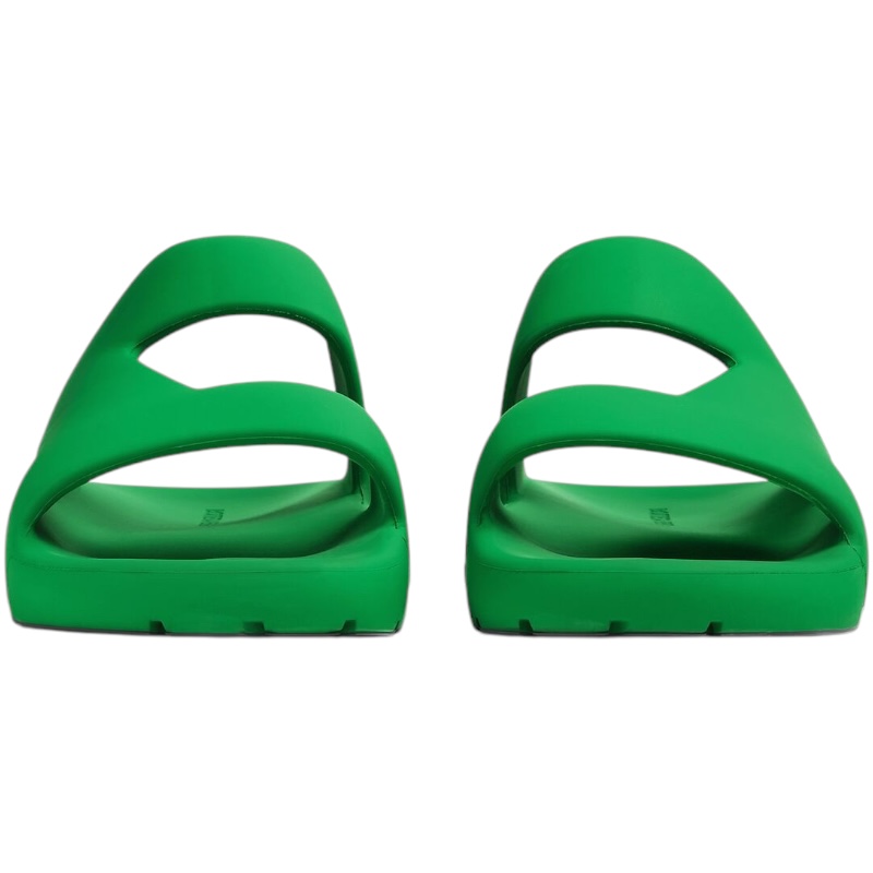 Зелёные резиновые шлепанцы