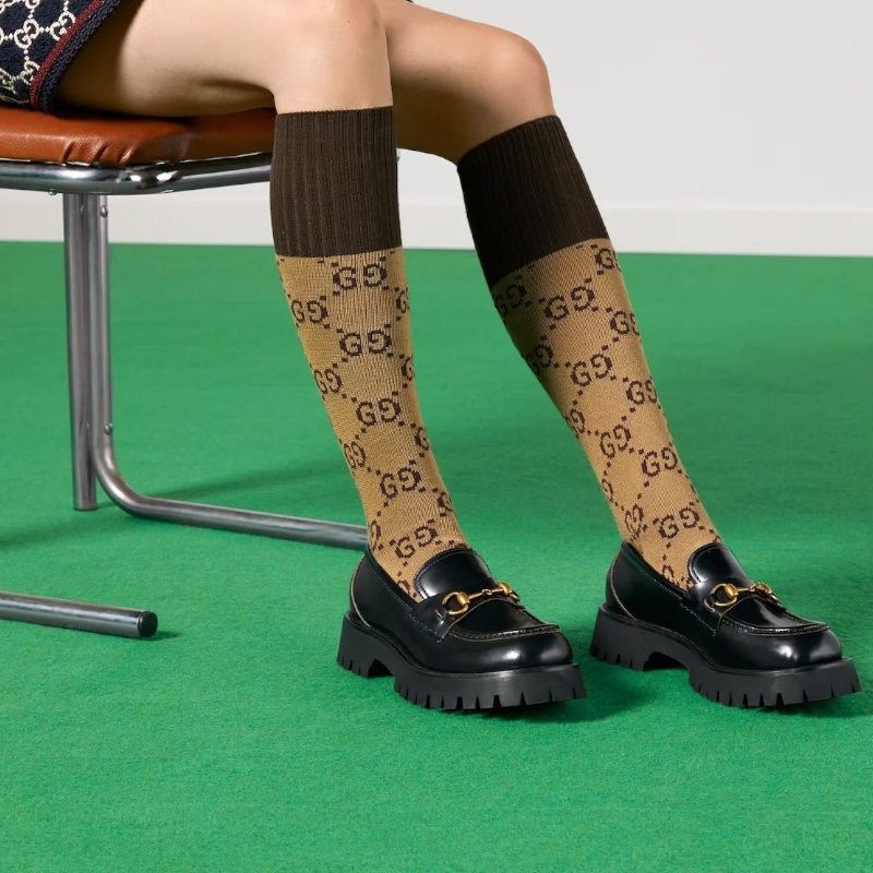 Чёрные лоферы Horsebit с пчелой на заднике