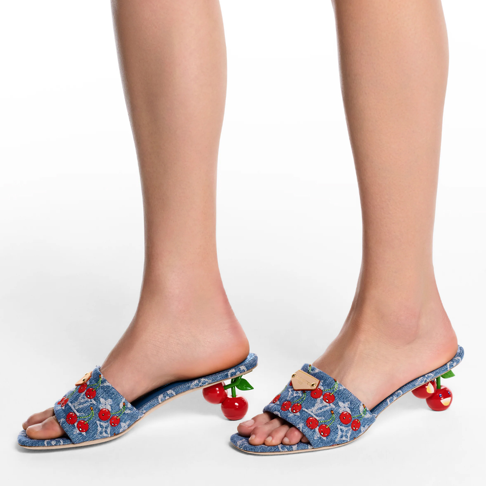 Джинсовые мюли на каблуках в виде вишен Louis Vuitton x Takashi Murakami Lily