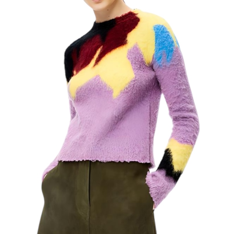 Сиреневый свитер с абстрактным принтом