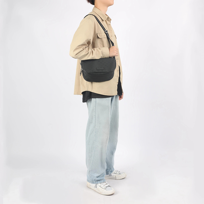 Чёрная нейлоновая сумка через плечо с монограммой GG 