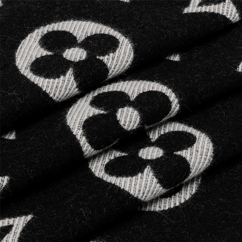 Шерстяной чёрный шарф LV Essential