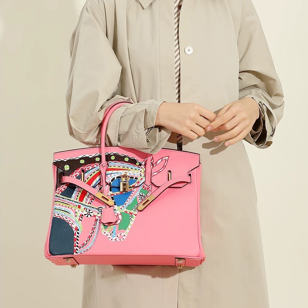 Розовая сумка Hermès Birkin с принтом лошади 35