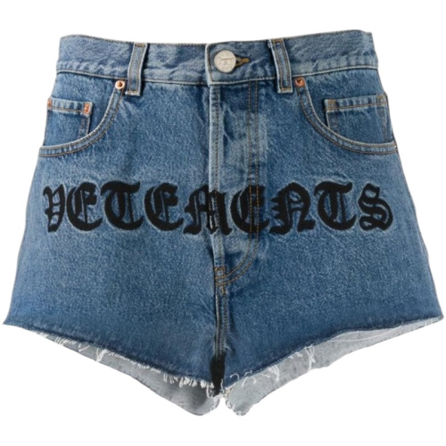 Джинсовые шорты с нашитым логотипом спереди