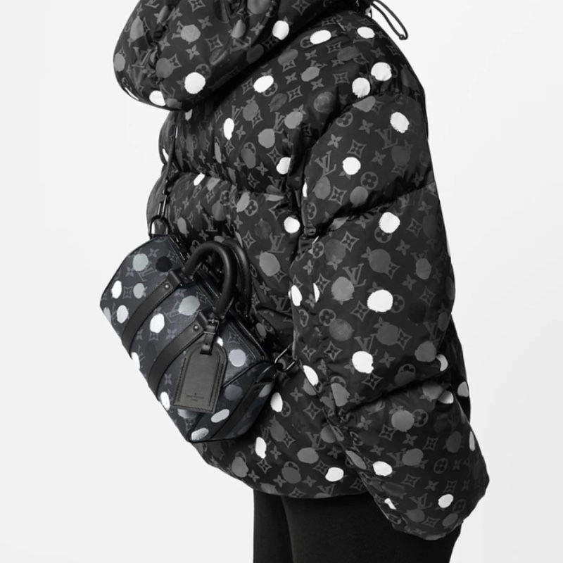 Сумка через плечо черного цвета Keepall 25 из коллекции Yayoi Kusama 