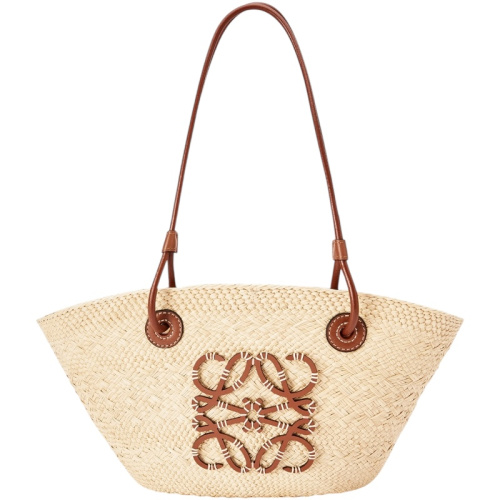 Плетённая сумка Anagram Basket Tan из иракской пальмы и телячьей кожи small