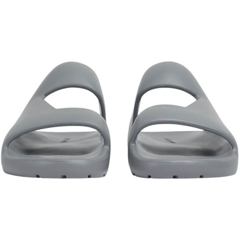 Серые резиновые шлепанцы