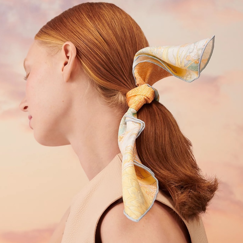 Шёлковый платок Faubourg Tropical Detail жёлтый 45