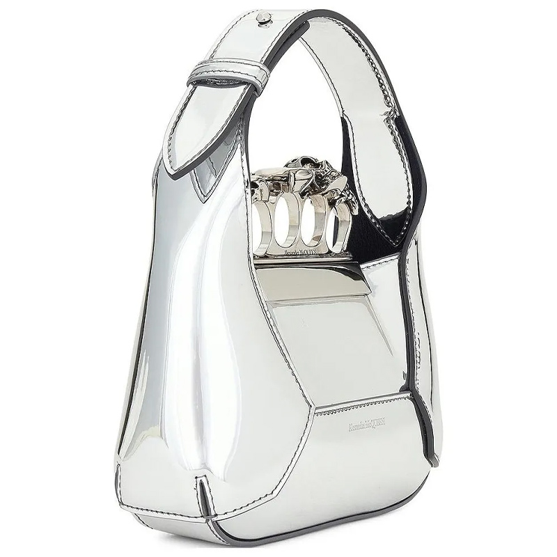 Серебристая кожаная сумка на плечо с декором Skull Four-Ring