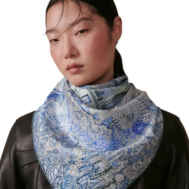 Шёлковый платок Les Folies du Faubourg 90 синий