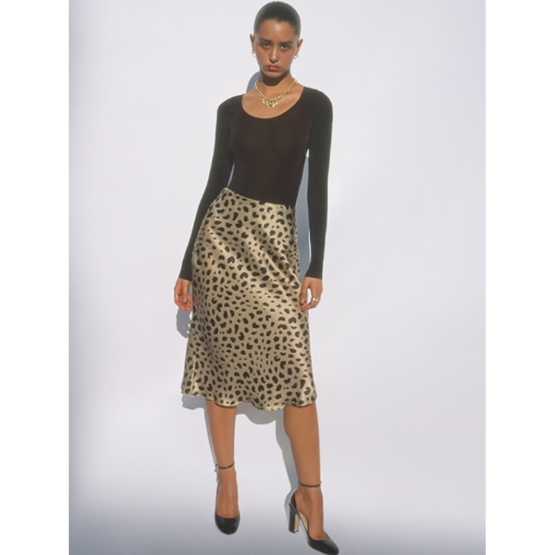 Леопардовая шёлковая юбка-миди The Naomi in Wild Things 