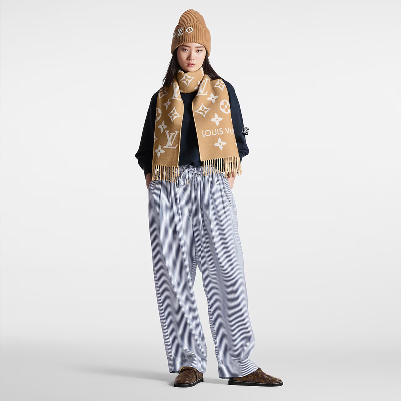 Шерстяной бежевый шарф LV Essential