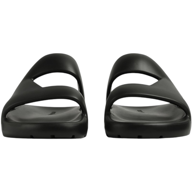 Чёрные резиновые шлепанцы