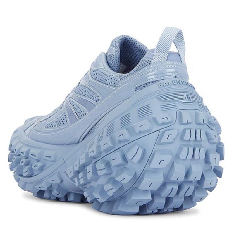 Голубые кроссовки с пупырчатой подошвой defender