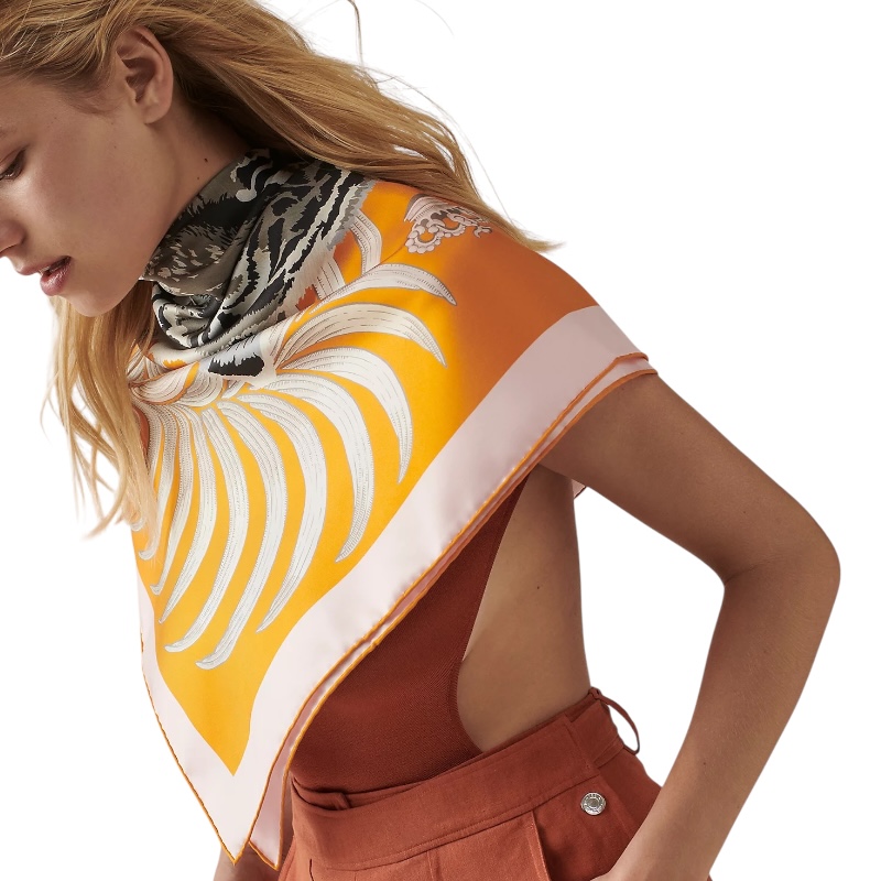 Двусторонний шёлковый платок Tigre Royal 90 оранжевый