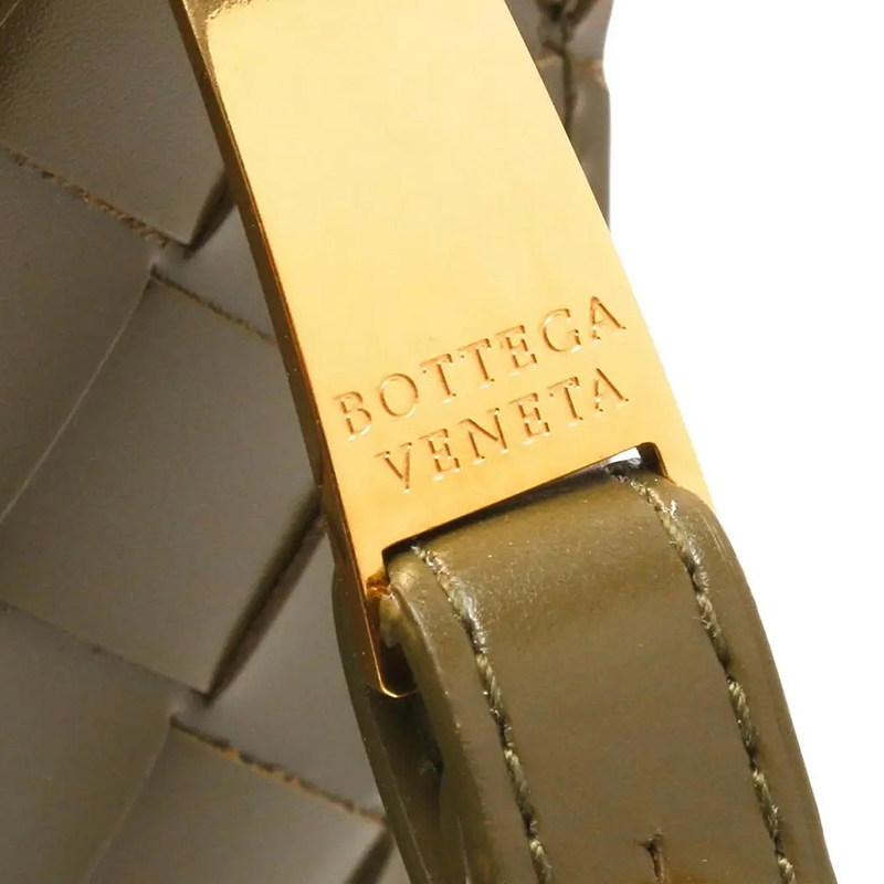 Клатч из телячьей кожи Intrecciato хаки