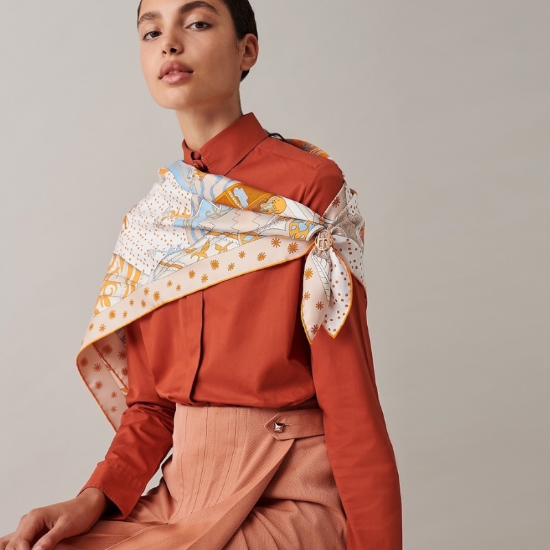 Шёлковый платок Le Premier Chant оранжевый 90